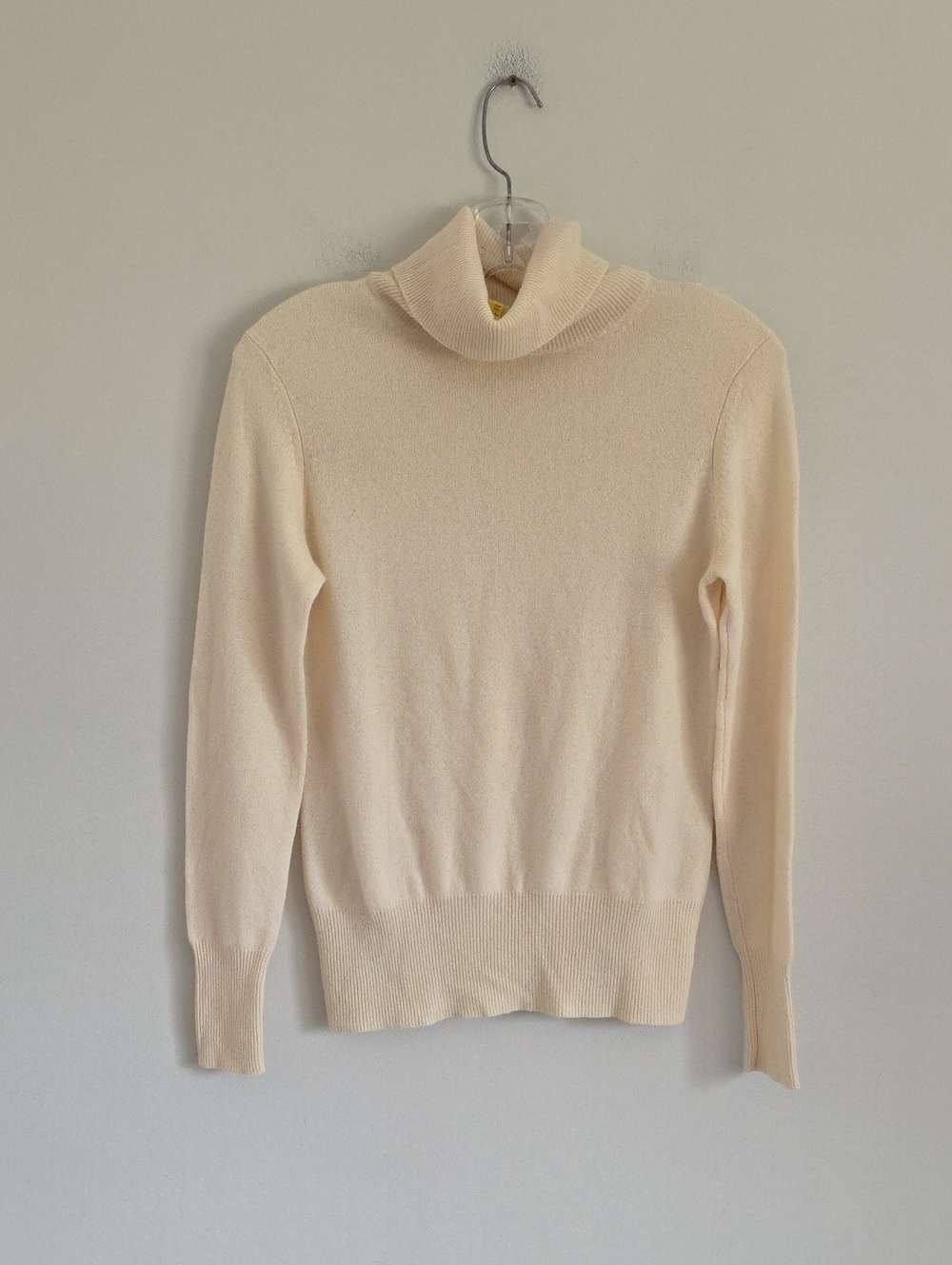 NEIMAN MARCUS | 100% cashmere Turtleneck Sweater Cream Ivory Sz M
